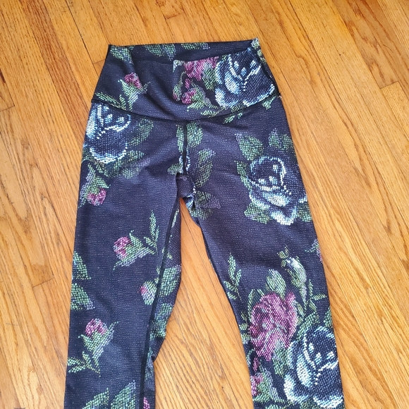 Lululemon Wunderunder Leggings - Picture 6 of 8